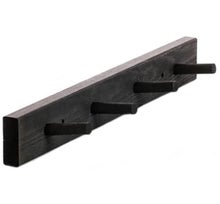 Pinetta svart tr&auml;kroklist med fyra knoppar.
